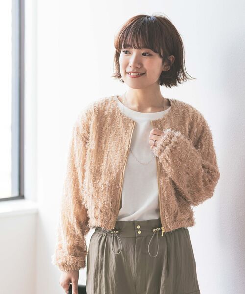 COHINA(コヒナ)の「フェザーチュールシアーブルゾン 【低身長・小柄女性】(ブルゾン・レディース・ブラック/ホワイト/ベージュ・ONE SIZE)」の4枚目の写真