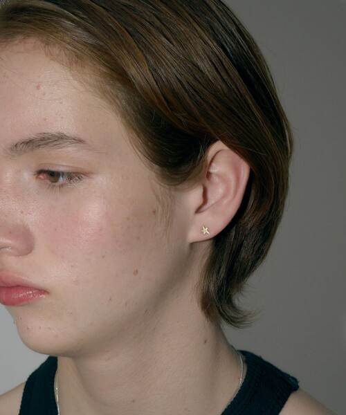 and cloud（アンドクラウド）の「Minimum Star Pierce / Single（ピアス（片耳用）・レディース・イエローゴールド/シルバー・FREE）」の7枚目の写真