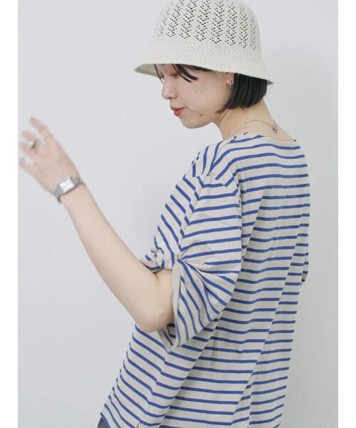 Samansa Mos2 blue（サマンサモスモスブルー）の「ツイストスリーブアソートTシャツ（Tシャツ/カットソー・レディース・ブルー/ブラック/プラム/チャコールグレー/オフホワイト・F）」の4枚目の写真