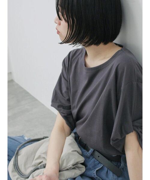 Samansa Mos2 blue（サマンサモスモスブルー）の「ツイストスリーブアソートTシャツ（Tシャツ/カットソー・レディース・ブルー/ブラック/プラム/チャコールグレー/オフホワイト・F）」の18枚目の写真