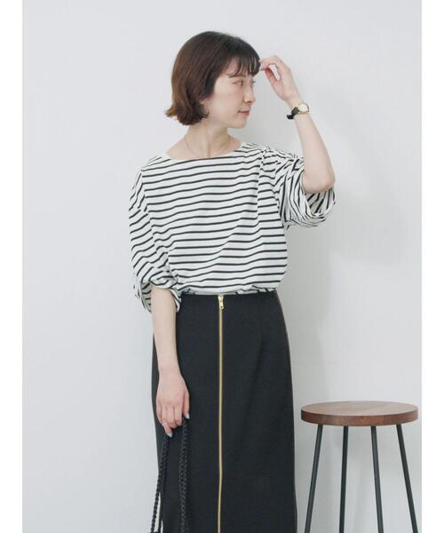 Samansa Mos2 blue（サマンサモスモスブルー）の「ツイストスリーブアソートTシャツ（Tシャツ/カットソー・レディース・ブルー/ブラック/プラム/チャコールグレー/オフホワイト・F）」の22枚目の写真