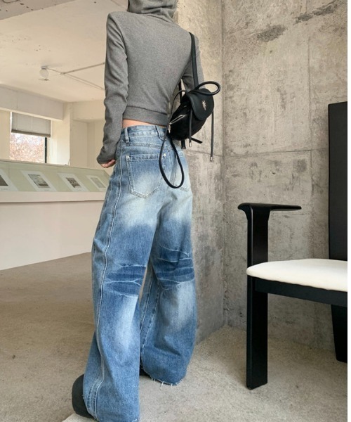REBALANCE(リバランス)の「ワイドデニムパンツ(デニムパンツ・レディース・A・MEDIUM/LARGE/X-LARGE)」の2枚目の写真