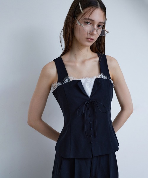 Seemi. byNICECLAUP（ シーミーバイナイスクラップ）の「【Seemi.】セットで着られる/レースアップベスト（ベスト・レディース・杢グレー/ネイビー・FREE）」の2枚目の写真