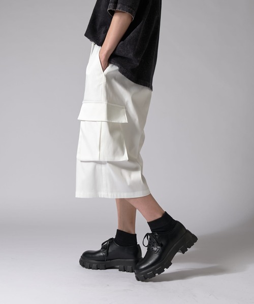 Lui's（ルイス）の「ルーズフィットカーゴショートパンツ（その他