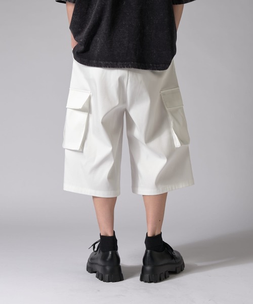 Lui's(ルイス)の「ルーズフィットカーゴショートパンツ(その他パンツ・メンズ・ブラック/ホワイト・FREE)」の6枚目の写真