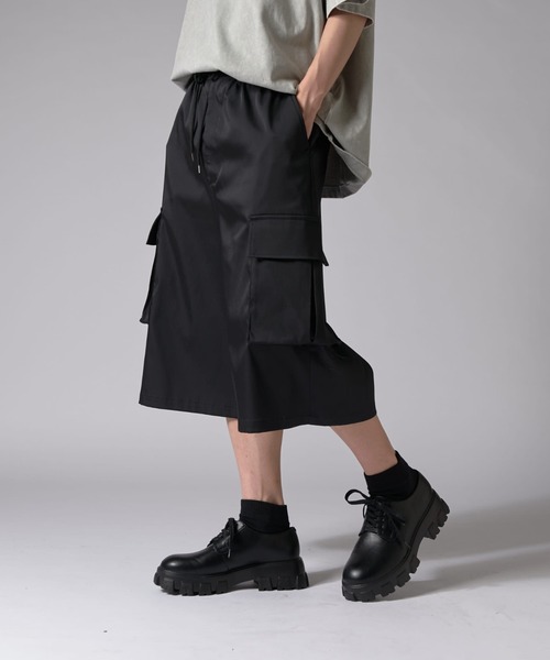 Lui's(ルイス)の「ルーズフィットカーゴショートパンツ(その他パンツ・メンズ・ブラック/ホワイト・FREE)」の12枚目の写真