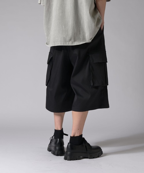 Lui's(ルイス)の「ルーズフィットカーゴショートパンツ(その他パンツ・メンズ・ブラック/ホワイト・FREE)」の14枚目の写真