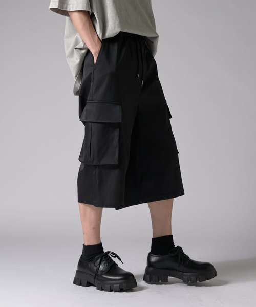 Lui's(ルイス)の「ルーズフィットカーゴショートパンツ(その他パンツ・メンズ・ブラック/ホワイト・FREE)」の13枚目の写真