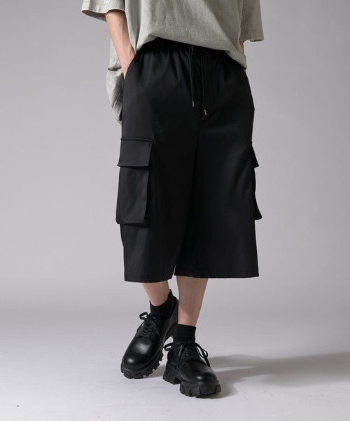 Lui's(ルイス)の「ルーズフィットカーゴショートパンツ(その他パンツ・メンズ・ブラック/ホワイト・FREE)」の11枚目の写真