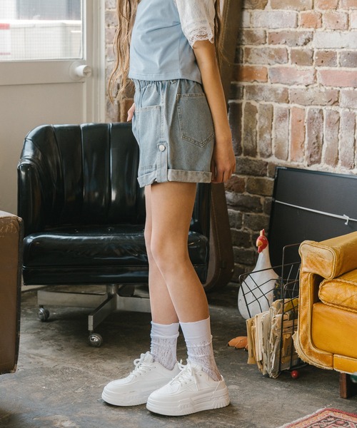 URBAN CHERRY（アーバンチェリー）の「ハイウエストロールアップデニムショートパンツ（デニムパンツ・キッズ・ブルー・S/M/XS）」の5枚目の写真