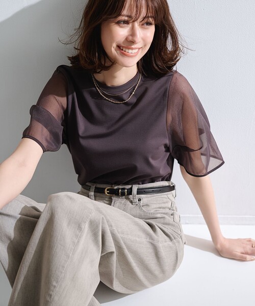 UNFILO(アンフィーロ)の「BEAUTY FORM-T シアースリーブT(Tシャツ/カットソー・レディース・ネイビー系/ベージュ系/ブラック系/グレー系・SMALL/MEDIUM/LARGE)」の3枚目の写真