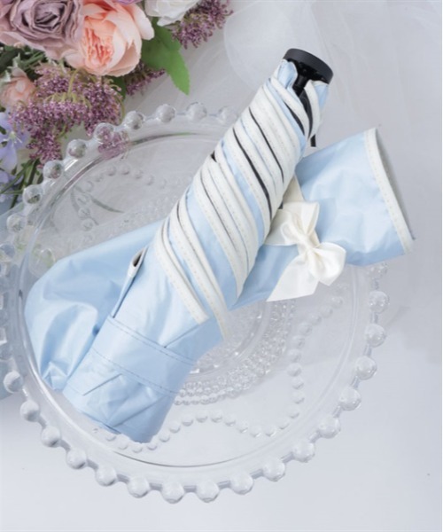 axes femme（アクシーズファム）の「バイカラーリボン晴雨兼用折傘（折りたたみ傘・レディース・サックスブルー/ブラック/ホワイト・FREE）」の3枚目の写真