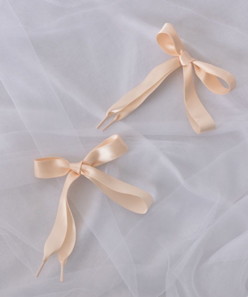 VIBGYOR Women（ヴィブジョー　ウィメン）の「【float】《推し活/推しカラー/メンカラ》幅広 サテン リボン 靴紐【30色展開】（シューズアクセサリー・レディース・スモークピンク/コーラル/ダークグリーン/ライトブルー/スカイブルー/ホワイト/パープル/ブラック/オフホワイト/グレー/レッド/ネイビー/ベージュ/ブラウン/ベビーピンク/ライトパープル/ライトイエロー/ナチュラル/ラベンダー/ワインレッド/ダークパープル/ミント/エメラルド/ライトグリーン/ブルー/グリーン/エメラルドブルー/ピンク/オレンジ/イエロー・FREE）」の8枚目の写真