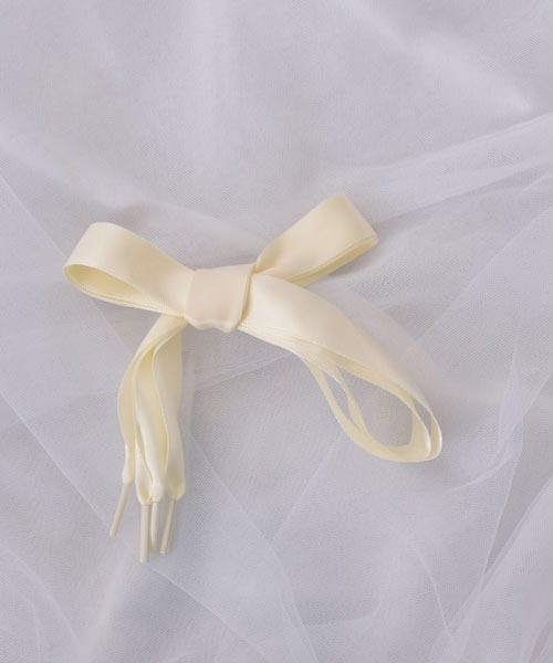 VIBGYOR Women（ヴィブジョー　ウィメン）の「【float】《推し活/推しカラー/メンカラ》幅広 サテン リボン 靴紐【30色展開】（シューズアクセサリー・レディース・スモークピンク/コーラル/ダークグリーン/ライトブルー/スカイブルー/ホワイト/パープル/ブラック/オフホワイト/グレー/レッド/ネイビー/ベージュ/ブラウン/ベビーピンク/ライトパープル/ライトイエロー/ナチュラル/ラベンダー/ワインレッド/ダークパープル/ミント/エメラルド/ライトグリーン/ブルー/グリーン/エメラルドブルー/ピンク/オレンジ/イエロー・FREE）」の3枚目の写真