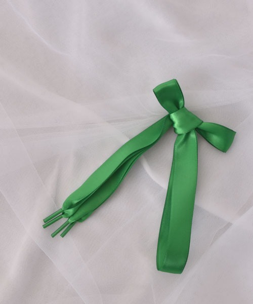 VIBGYOR Women（ヴィブジョー　ウィメン）の「【float】《推し活/推しカラー/メンカラ》幅広 サテン リボン 靴紐【30色展開】（シューズアクセサリー・レディース・スモークピンク/コーラル/ダークグリーン/ライトブルー/スカイブルー/ホワイト/パープル/ブラック/オフホワイト/グレー/レッド/ネイビー/ベージュ/ブラウン/ベビーピンク/ライトパープル/ライトイエロー/ナチュラル/ラベンダー/ワインレッド/ダークパープル/ミント/エメラルド/ライトグリーン/ブルー/グリーン/エメラルドブルー/ピンク/オレンジ/イエロー・FREE）」の10枚目の写真