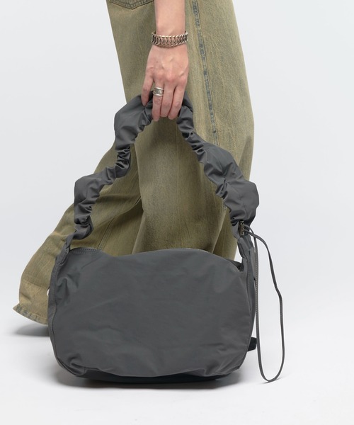 定価19800円Lui's ルーズフィット　ドロップショルダー　スタンドブルゾン エミ シアーダンボールジップフーディーブルゾン emmi