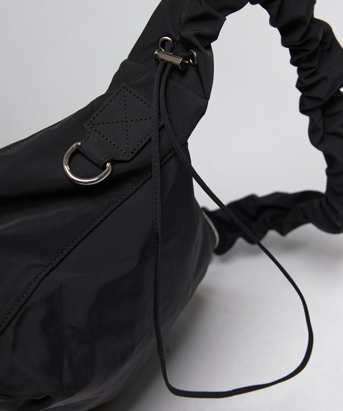 Lui's（ルイス）の「ドレープショルダーバッグ（ショルダーバッグ・メンズ・チャコールグレー/ブラック・FREE）」の8枚目の写真