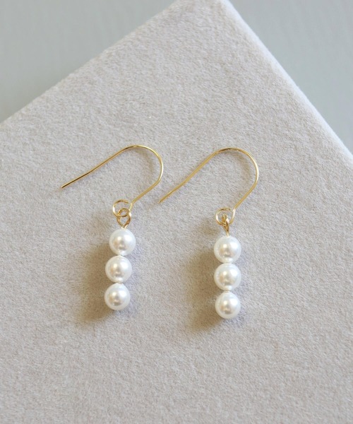 CERCA（チェルカ）の「KAM.accessory/サージカルステンレス316L/金属アレルギー対応/3連パールピアス（ピアス（両耳用）・レディース・ゴールド系1/シルバー系2/ゴールド系2/シルバー系1・FREE）」の8枚目の写真