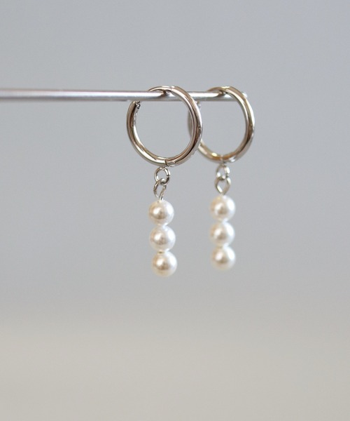 CERCA（チェルカ）の「KAM.accessory/サージカルステンレス316L/金属アレルギー対応/3連パールピアス（ピアス（両耳用）・レディース・ゴールド系1/シルバー系2/ゴールド系2/シルバー系1・FREE）」の19枚目の写真