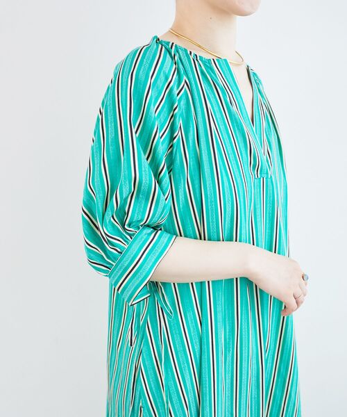 le.coeur blanc（ルクールブラン）の「ストライプVネックワンピース（ワンピース・レディース・グリーン系その他/ホワイト系その他2・38）」の12枚目の写真