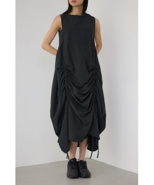 PLUS(プラス)の「【PLUS】ギャザーイレヘムワンピース(ワンピース・レディース・アイボリー/ブラック/ブルー・FREE)」の1枚目の写真