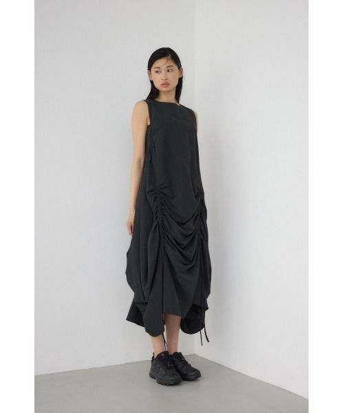 PLUS(プラス)の「【PLUS】ギャザーイレヘムワンピース(ワンピース・レディース・アイボリー/ブラック/ブルー・FREE)」の4枚目の写真