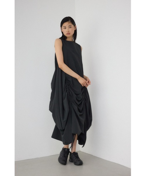 PLUS(プラス)の「【PLUS】ギャザーイレヘムワンピース(ワンピース・レディース・アイボリー/ブラック/ブルー・FREE)」の5枚目の写真