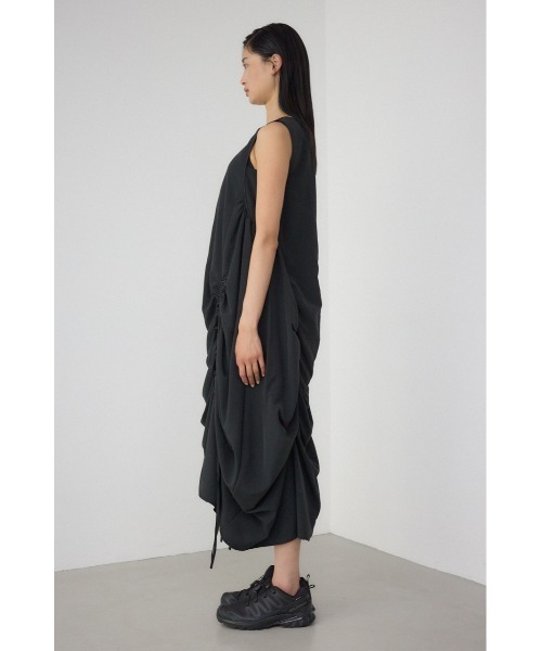 PLUS(プラス)の「【PLUS】ギャザーイレヘムワンピース(ワンピース・レディース・アイボリー/ブラック/ブルー・FREE)」の7枚目の写真