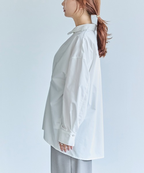 LAVEANGE（ラビアンジェ）の「【好機能シリーズ】抗菌/防臭/防シワ | ウエストタックシャツ（シャツ/ブラウス・レディース・ブラック/ブルー/オフホワイト・4L/3L/LL/M/5L）」の14枚目の写真