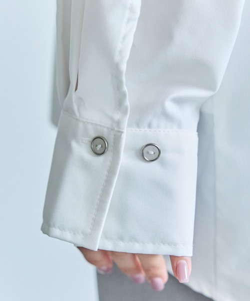 LAVEANGE（ラビアンジェ）の「【好機能シリーズ】抗菌/防臭/防シワ | ウエストタックシャツ（シャツ/ブラウス・レディース・ブラック/ブルー/オフホワイト・4L/3L/LL/M/5L）」の17枚目の写真