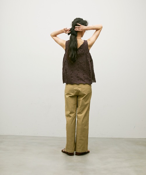 Lutim by u（ルチバイユー）の「Embroidery sleeveless blouse / エンブロイダリーノースリーブブラウス（シャツ/ブラウス・レディース・グリーン/ブラウン/ナチュラル・FREE）」の9枚目の写真