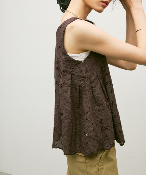 Lutim by u（ルチバイユー）の「Embroidery sleeveless blouse / エンブロイダリーノースリーブブラウス（シャツ/ブラウス・レディース・グリーン/ブラウン/ナチュラル・FREE）」の5枚目の写真