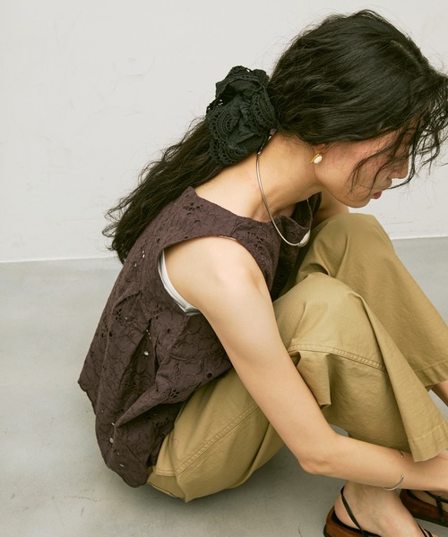 Lutim by u（ルチバイユー）の「Embroidery sleeveless blouse / エンブロイダリーノースリーブブラウス（シャツ/ブラウス・レディース・グリーン/ブラウン/ナチュラル・FREE）」の10枚目の写真