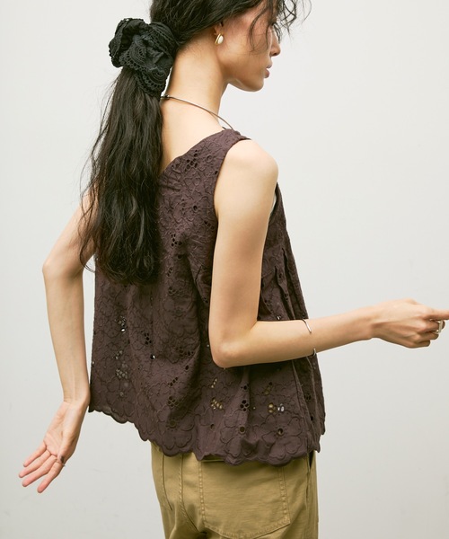 Lutim by u（ルチバイユー）の「Embroidery sleeveless blouse / エンブロイダリーノースリーブブラウス（シャツ/ブラウス・レディース・グリーン/ブラウン/ナチュラル・FREE）」の12枚目の写真