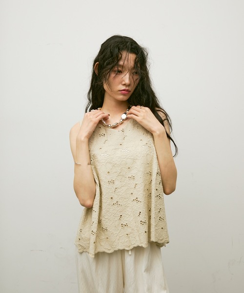 Lutim by u（ルチバイユー）の「Embroidery sleeveless blouse / エンブロイダリーノースリーブブラウス（シャツ/ブラウス・レディース・グリーン/ブラウン/ナチュラル・FREE）」の15枚目の写真