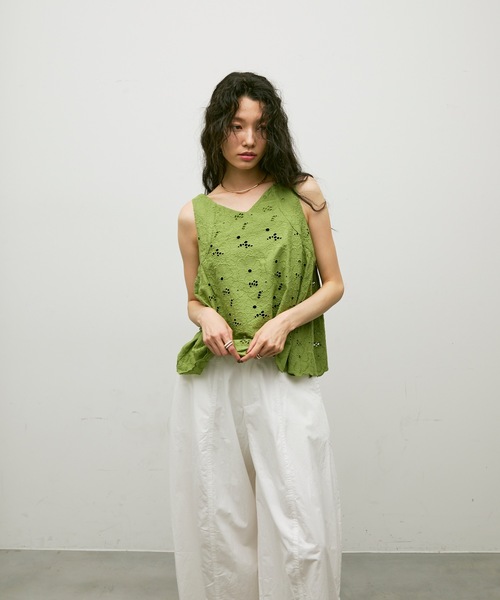 Lutim by u（ルチバイユー）の「Embroidery sleeveless blouse / エンブロイダリーノースリーブブラウス（シャツ/ブラウス・レディース・グリーン/ブラウン/ナチュラル・FREE）」の21枚目の写真