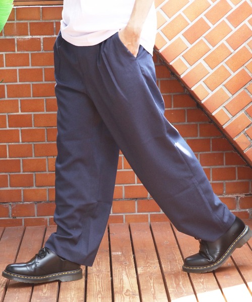 8(eight)(エイト)の「ツータックワイドクロップドスラックス(スラックス・メンズ・ブラック/ネイビー・マルチサイズ)」の2枚目の写真