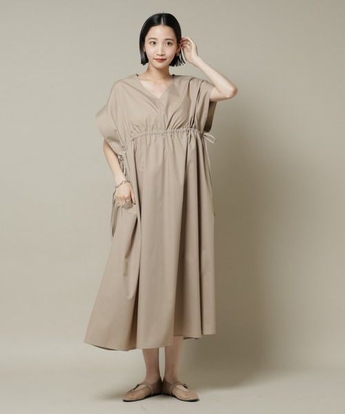 NANO universe（ナノユニバース）の「ドロストギャザードルマンワンピース（ワンピース・レディース・ブラック/ベージュ/ブルー・FREE）」の2枚目の写真