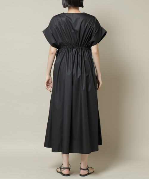 NANO universe（ナノユニバース）の「ドロストギャザードルマンワンピース（ワンピース・レディース・ブラック/ベージュ/ブルー・FREE）」の16枚目の写真