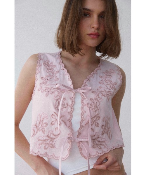 ALEXIA STAM（アリシアスタン）の「Embroidery Sleeveless Blouse /刺繍ノースリーブブラウス（シャツ/ブラウス・レディース・チャコールグレー/ピンク/ホワイト・FREE）」の4枚目の写真