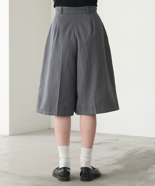 BONLECILL(ボンルシール)の「ブラッシュドピーチフロントタックバミューダパンツ(その他パンツ・レディース・チャコールグレー/ブラック/ベージュ/ブラウン・L/M)」の16枚目の写真