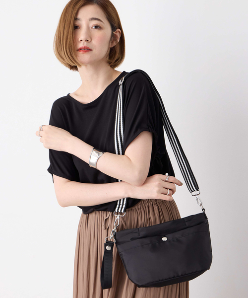 Petit Honfleur（プチオンフルール）の「バイカラーショルダーバッグ（トートバッグ・レディース・ブルー/ブラック/ベージュ・フリー）」の2枚目の写真