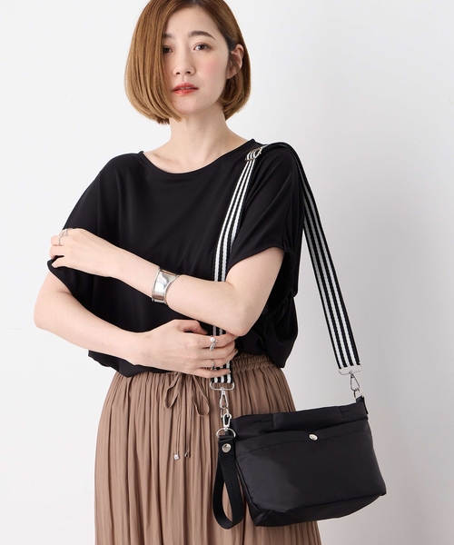 Petit Honfleur（プチオンフルール）の「バイカラーショルダーバッグ（トートバッグ・レディース・ブルー/ブラック/ベージュ・フリー）」の9枚目の写真