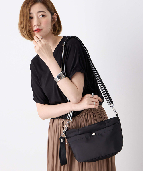 Petit Honfleur（プチオンフルール）の「バイカラーショルダーバッグ（トートバッグ・レディース・ブルー/ブラック/ベージュ・フリー）」の10枚目の写真