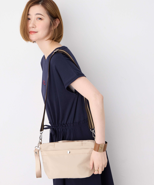 Petit Honfleur（プチオンフルール）の「バイカラーショルダーバッグ（トートバッグ・レディース・ブルー/ブラック/ベージュ・フリー）」の14枚目の写真