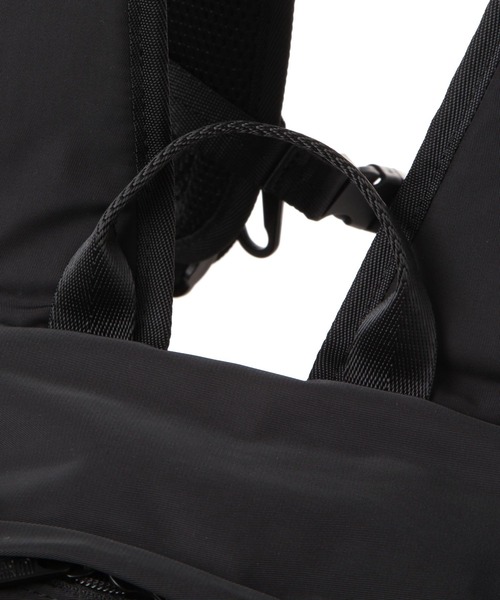 UNIVERSAL OVERALL（ユニバーサルオーバーオール）の「【UNIVERSAL OVERALL(ユニバーサル オーバーオール)】別注ストレージバックパック（バックパック/リュック・メンズ・ブラック・FREE）」の5枚目の写真