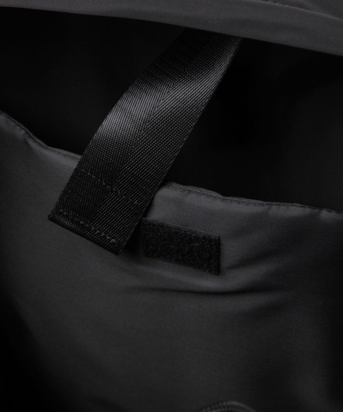 UNIVERSAL OVERALL（ユニバーサルオーバーオール）の「【UNIVERSAL OVERALL(ユニバーサル オーバーオール)】別注ストレージバックパック（バックパック/リュック・メンズ・ブラック・FREE）」の16枚目の写真