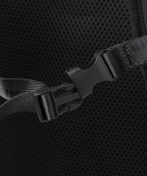 UNIVERSAL OVERALL（ユニバーサルオーバーオール）の「【UNIVERSAL OVERALL(ユニバーサル オーバーオール)】別注ストレージバックパック（バックパック/リュック・メンズ・ブラック・FREE）」の20枚目の写真