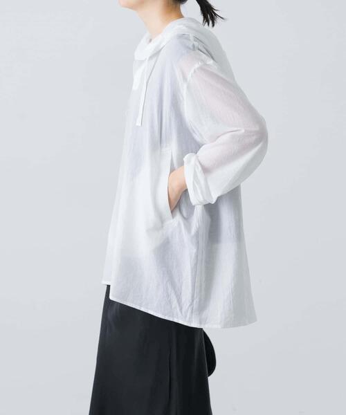 かぐれ（カグレ）の「シアーフーディチュニック（シャツ/ブラウス・レディース・オフホワイト/ネイビー・FREE）」の7枚目の写真