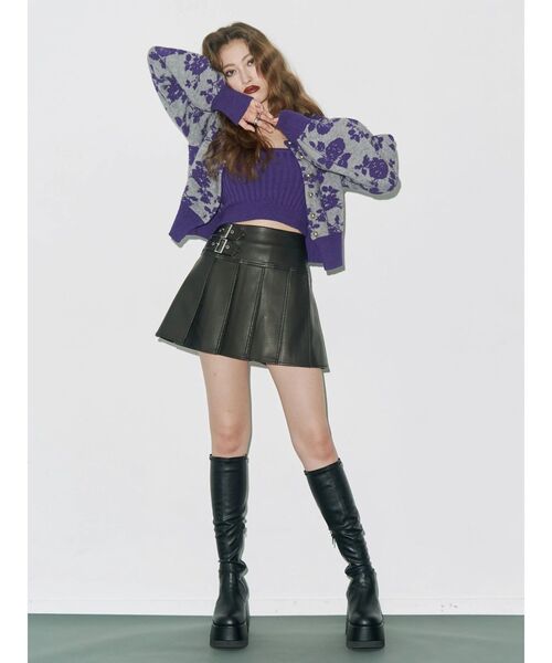 EVRIS(エヴリス)の「ロングチャンキーヒールブーツ(ブーツ・レディース・ベージュ/ブラック・SMALL/MEDIUM/LARGE)」の19枚目の写真